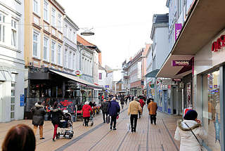 6100 Einkaufsstrasse / Knigsstrasse in Elmshorn; Fussgngerzone - Shopping.